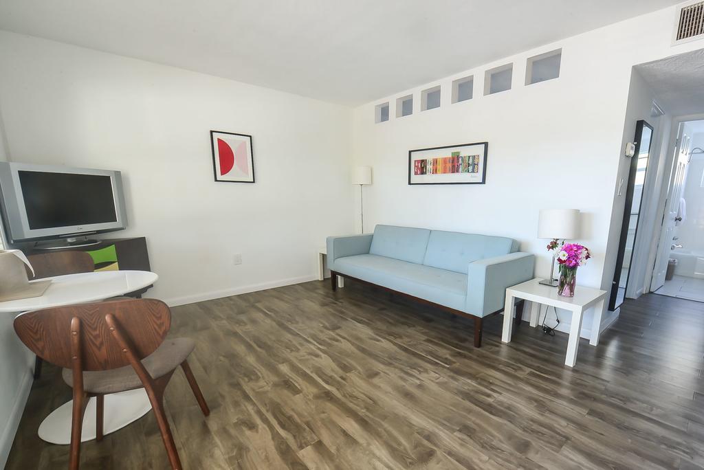 Regency Inn & Suites ساراسوتا المظهر الخارجي الصورة